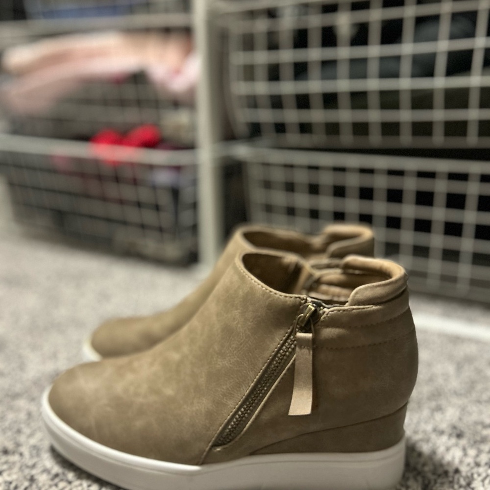 Stylish Tan Ankle Booties with Side Zipper